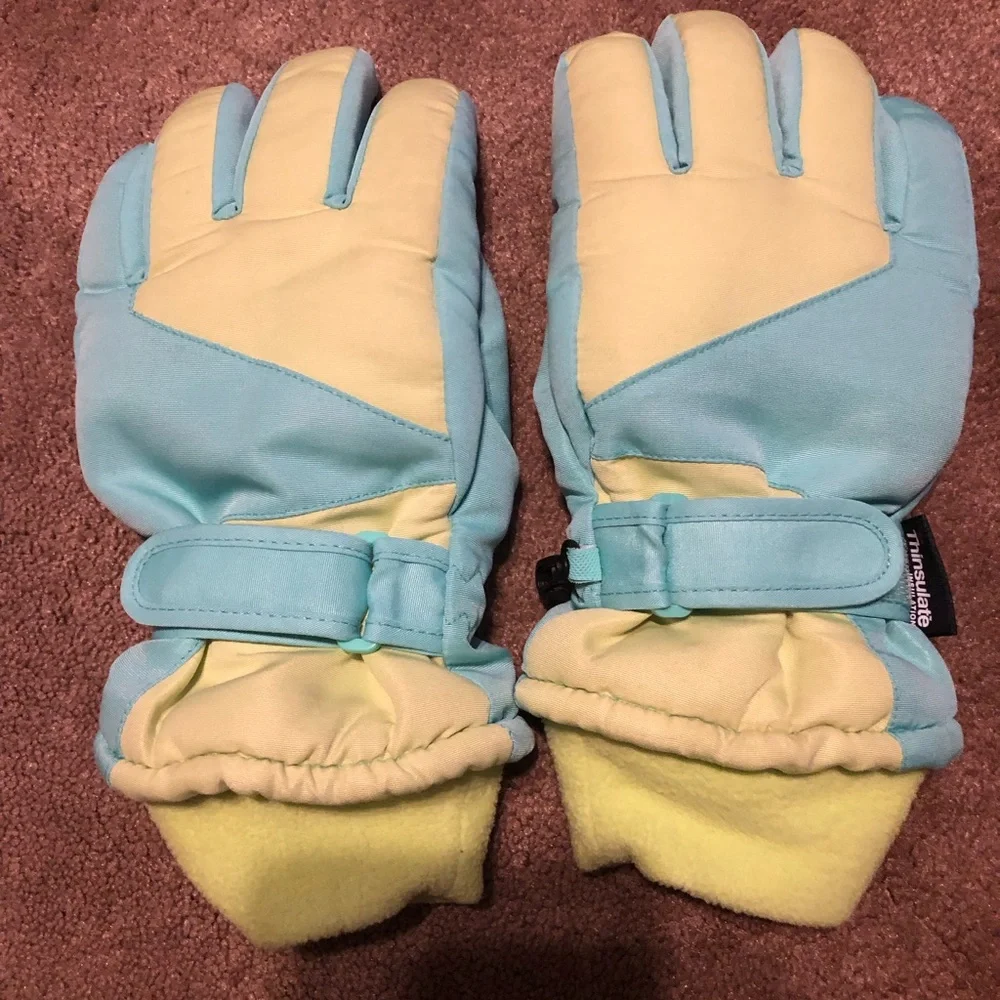 Athletech Kids thinsulate winter gloves in Aqua and Lime